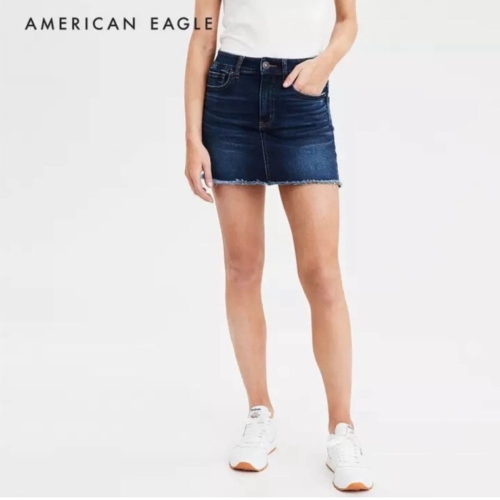 BNWT 00 American Eagle Next Level Stretch Skirt in dark wash